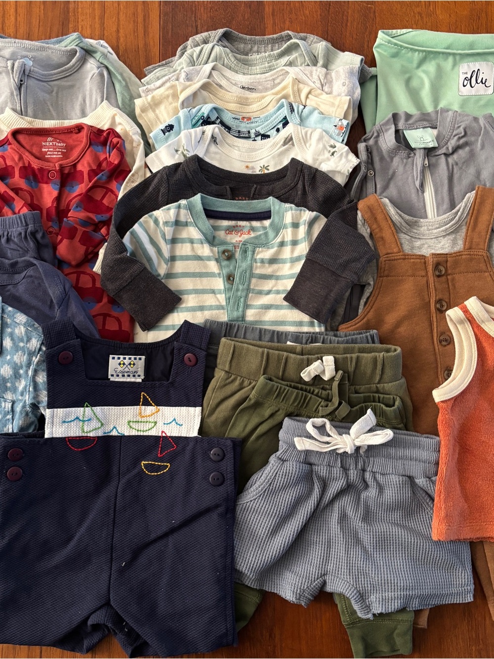 Lot of 25 Baby Boy clothes 0-3 months Carters, Cloud Island, Honest Company